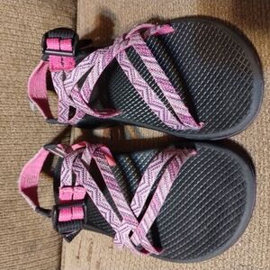 Chaco,Big Girl's Size 3, Kids Pink and Black Sandals
